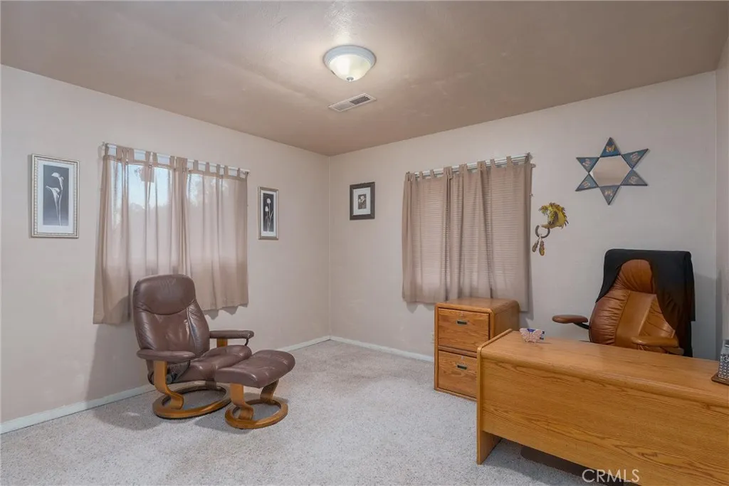 559 East Chico, CA 95928 - Photo 19 of 32 a living room with furniture