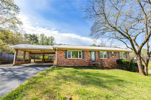 $250,000 | 402 Maple Avenue, Seneca, SC 29678