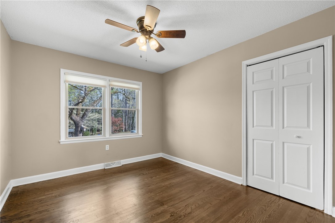 402 Maple Avenue Seneca, SC 29678 - Photo 11 of 38