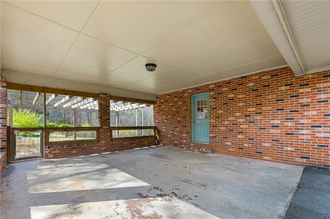 402 Maple Avenue Seneca, SC 29678 - Photo 16 of 38