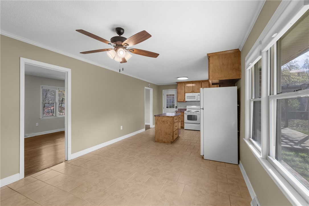 402 Maple Avenue Seneca, SC 29678 - Photo 7 of 38