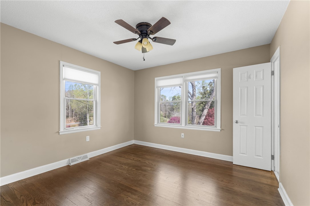 402 Maple Avenue Seneca, SC 29678 - Photo 8 of 38