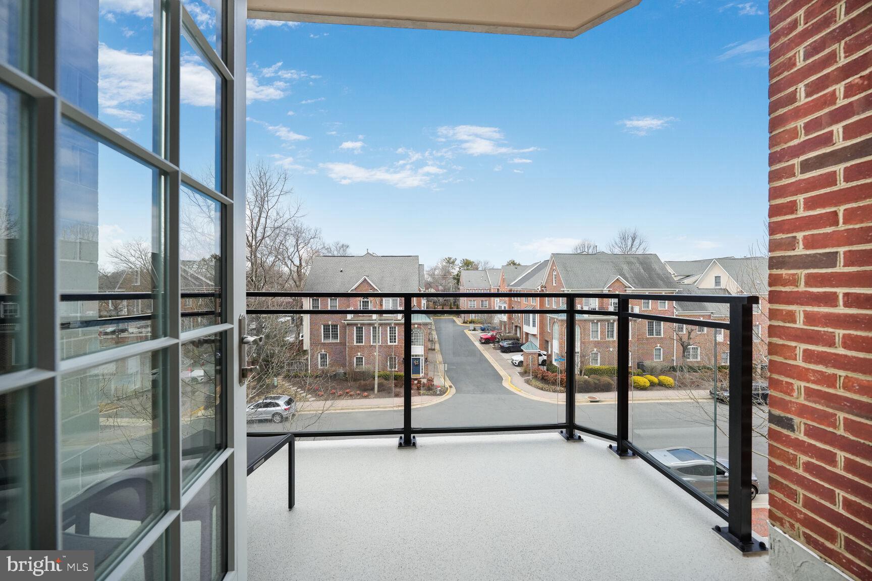 6900 Fleetwood Road, Unit 401 McLean, VA 22101 - Photo 14 of 29 a view of entryway