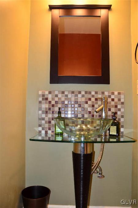 3305 Fischer Road Easton, PA 18045 - Photo 4 of 16 a view of entryway