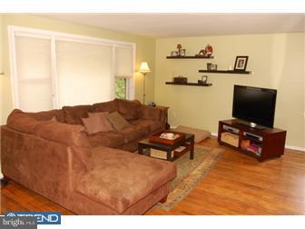 410 Burton Road Oreland, PA 19075 - Photo 6 of 12 Living Room