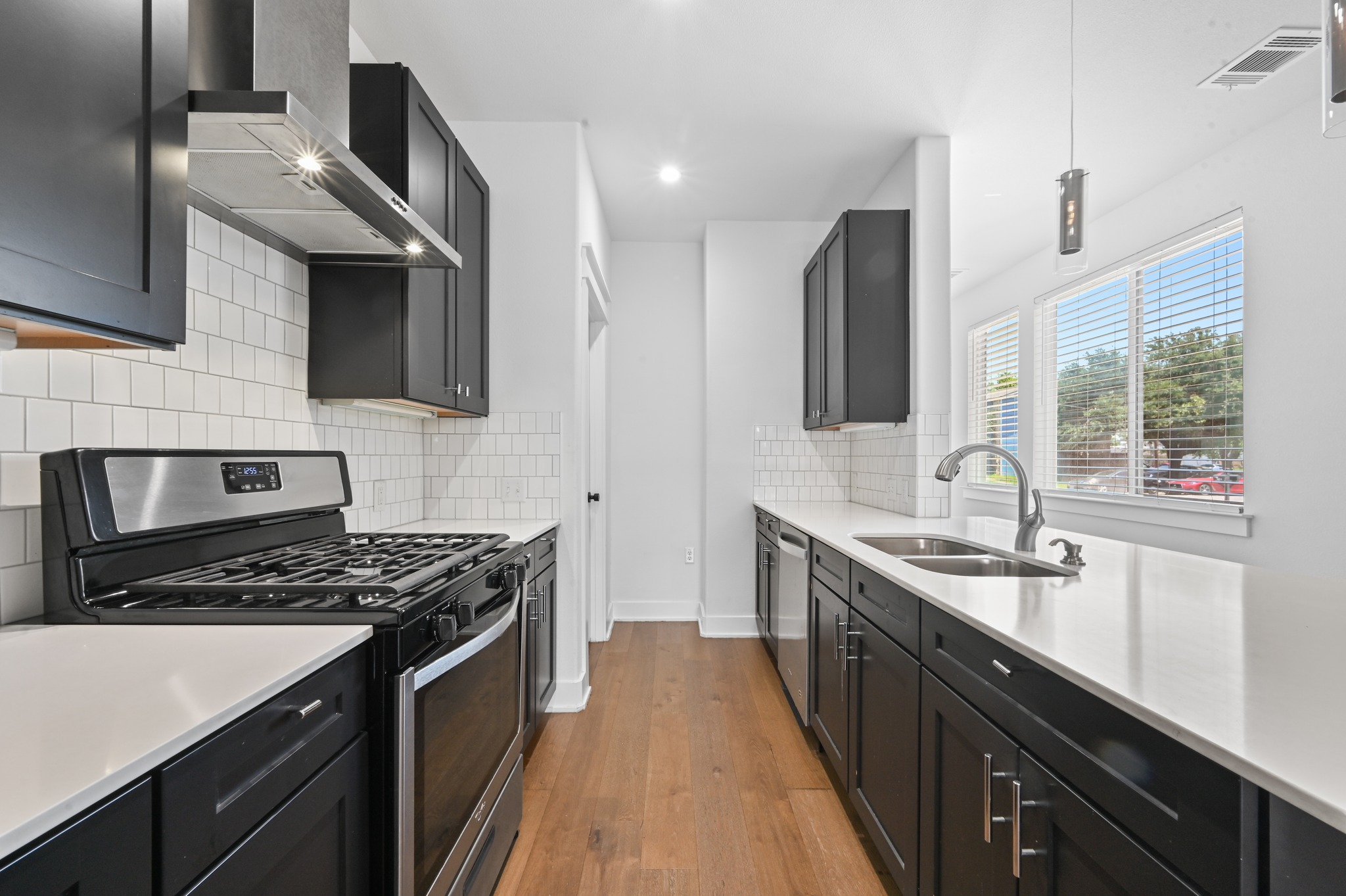 1409 Casey Street, Unit B Austin, TX 78704 - Photo 6 of 27