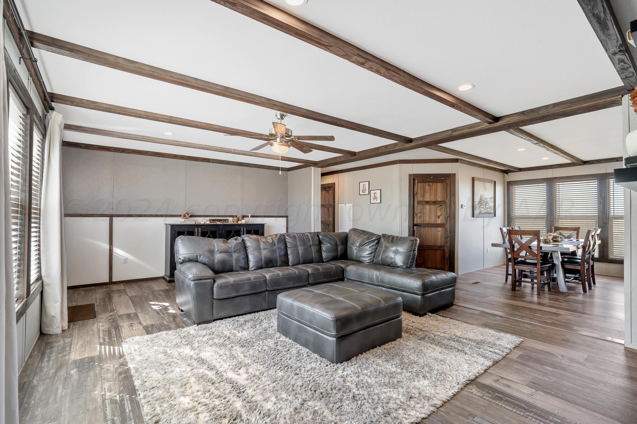 10400 Anderson Road Amarillo, TX 79118 - Photo 2 of 14 Living Area View 2