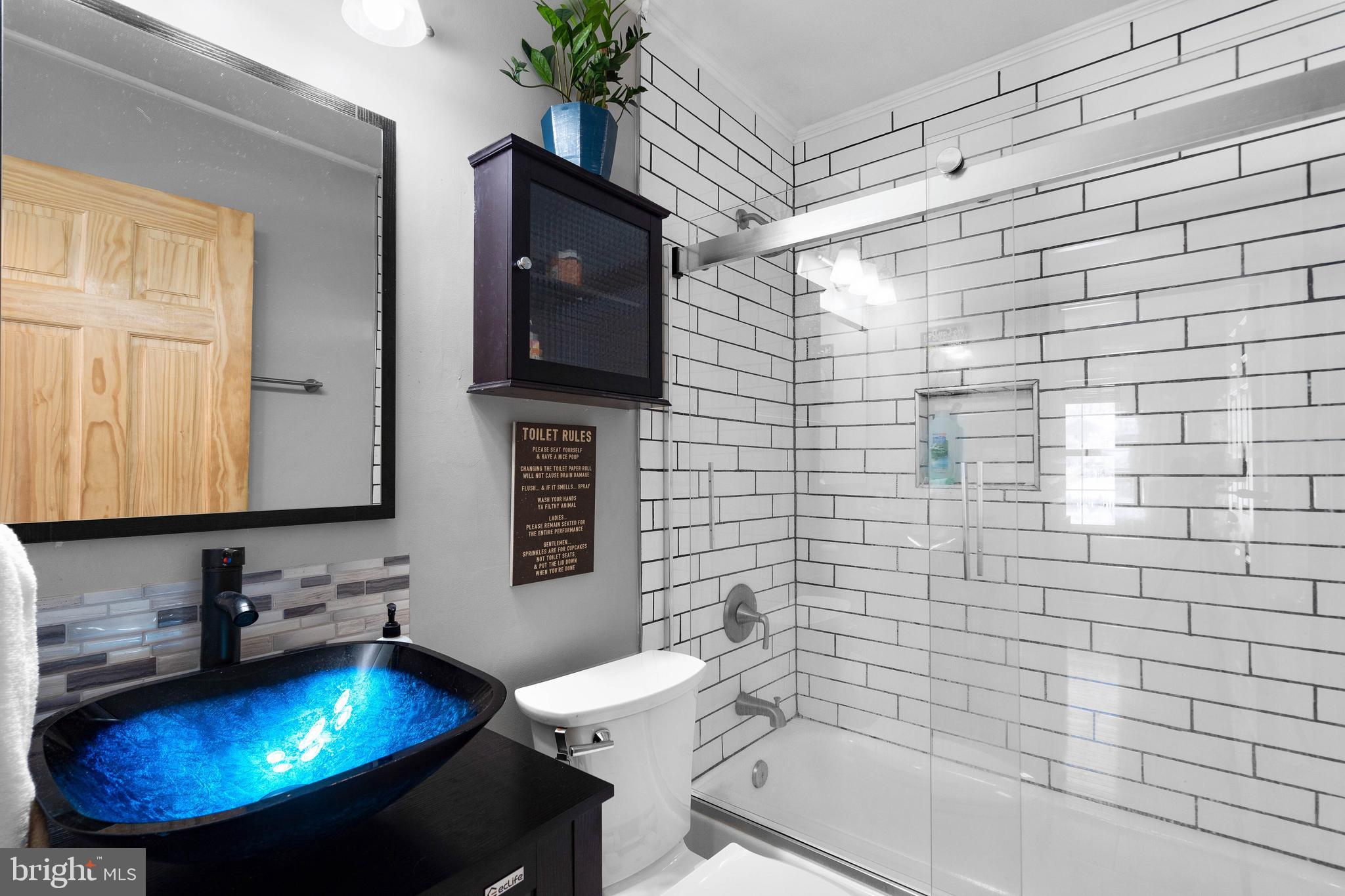 633 Riden Street Odenton, MD 21113 - Photo 8 of 26 Updated full bathroom on upper level