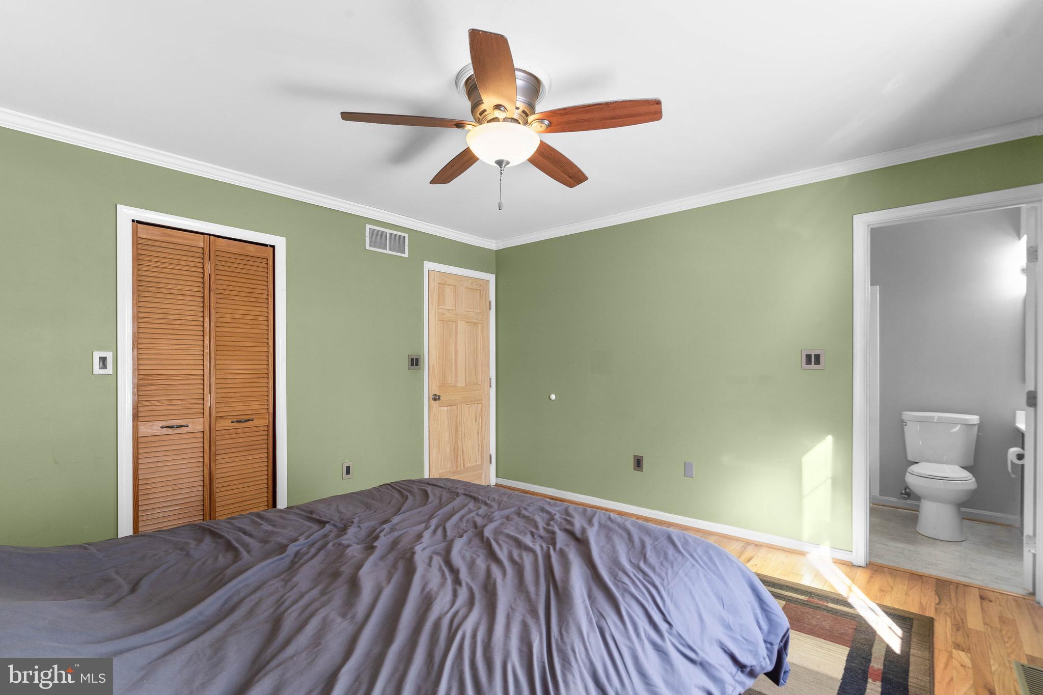 633 Riden Street Odenton, MD 21113 - Photo 10 of 26 Primary with separate, private bath