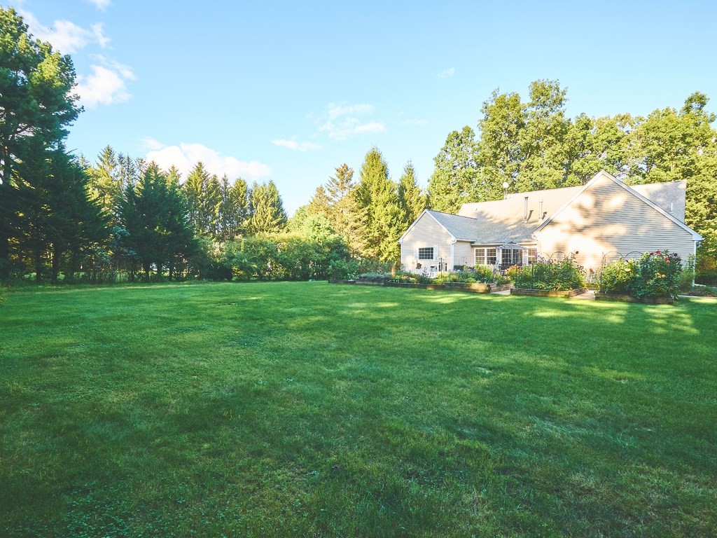 128 Benjamin Road Shirley, MA 01464 - Photo 5 of 39