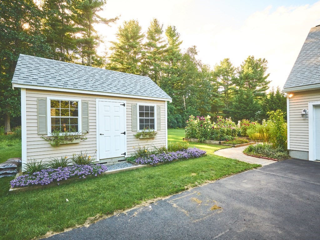 128 Benjamin Road Shirley, MA 01464 - Photo 7 of 39
