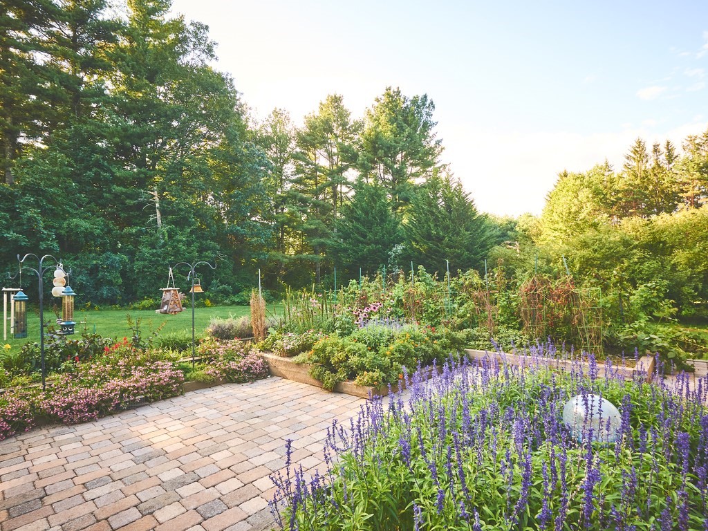 128 Benjamin Road Shirley, MA 01464 - Photo 10 of 39