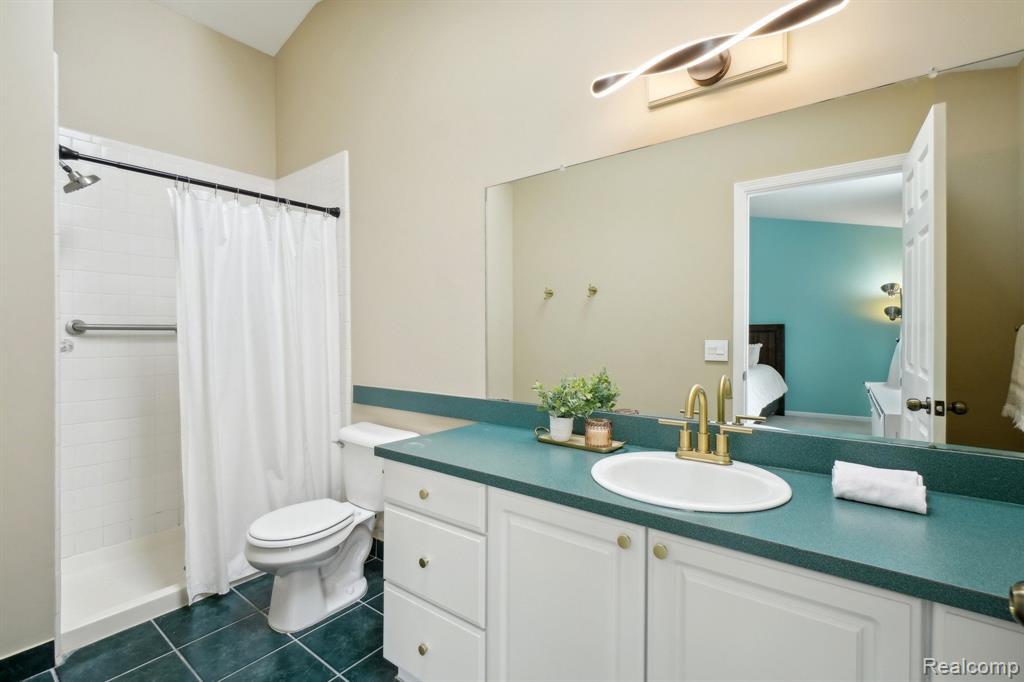 4665 Covington Court Rochester, MI 48306 - Photo 22 of 43