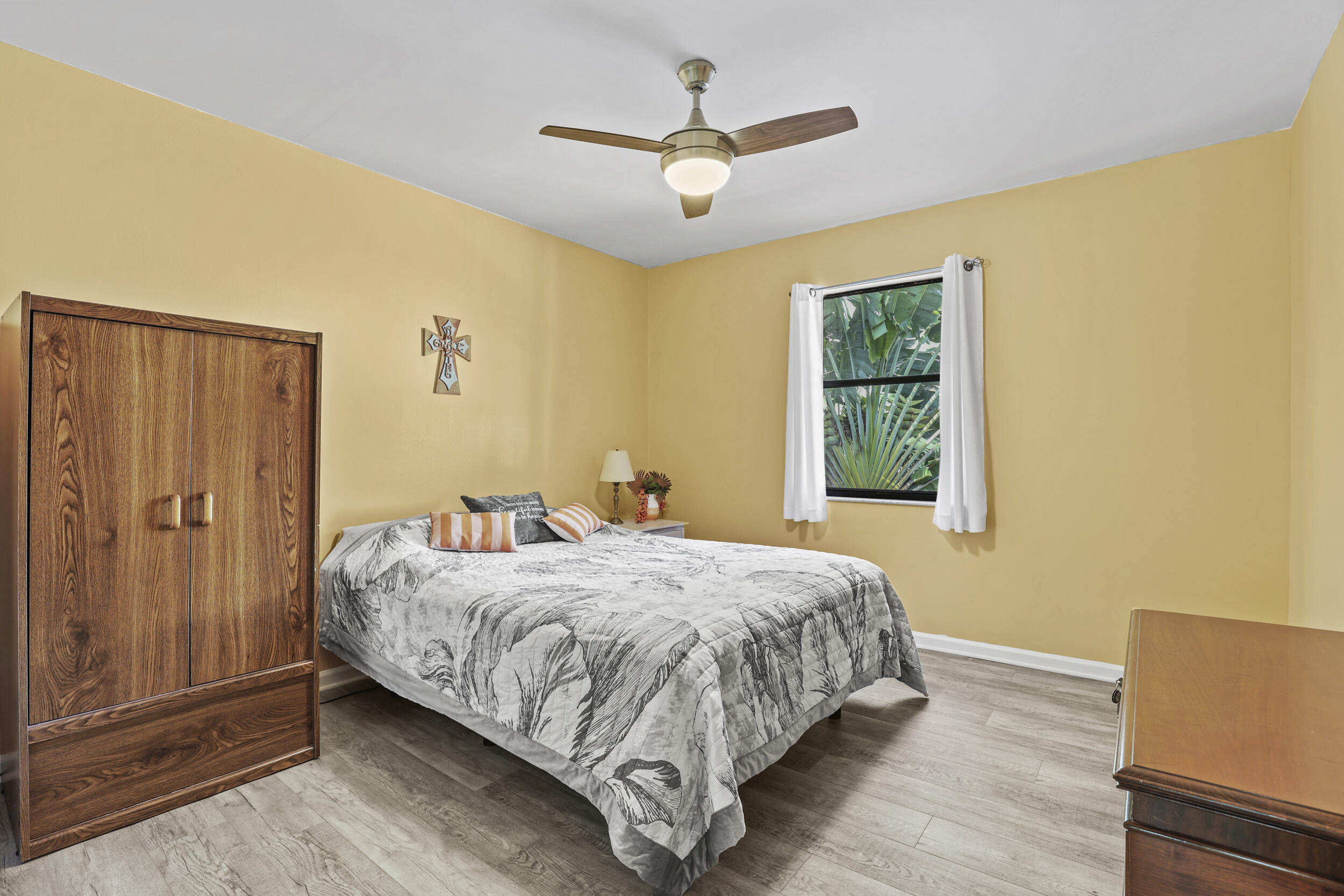 1089 Raintree Drive Palm Beach Gardens, FL 33410 - Photo 19 of 38 1089 Raintree Dr