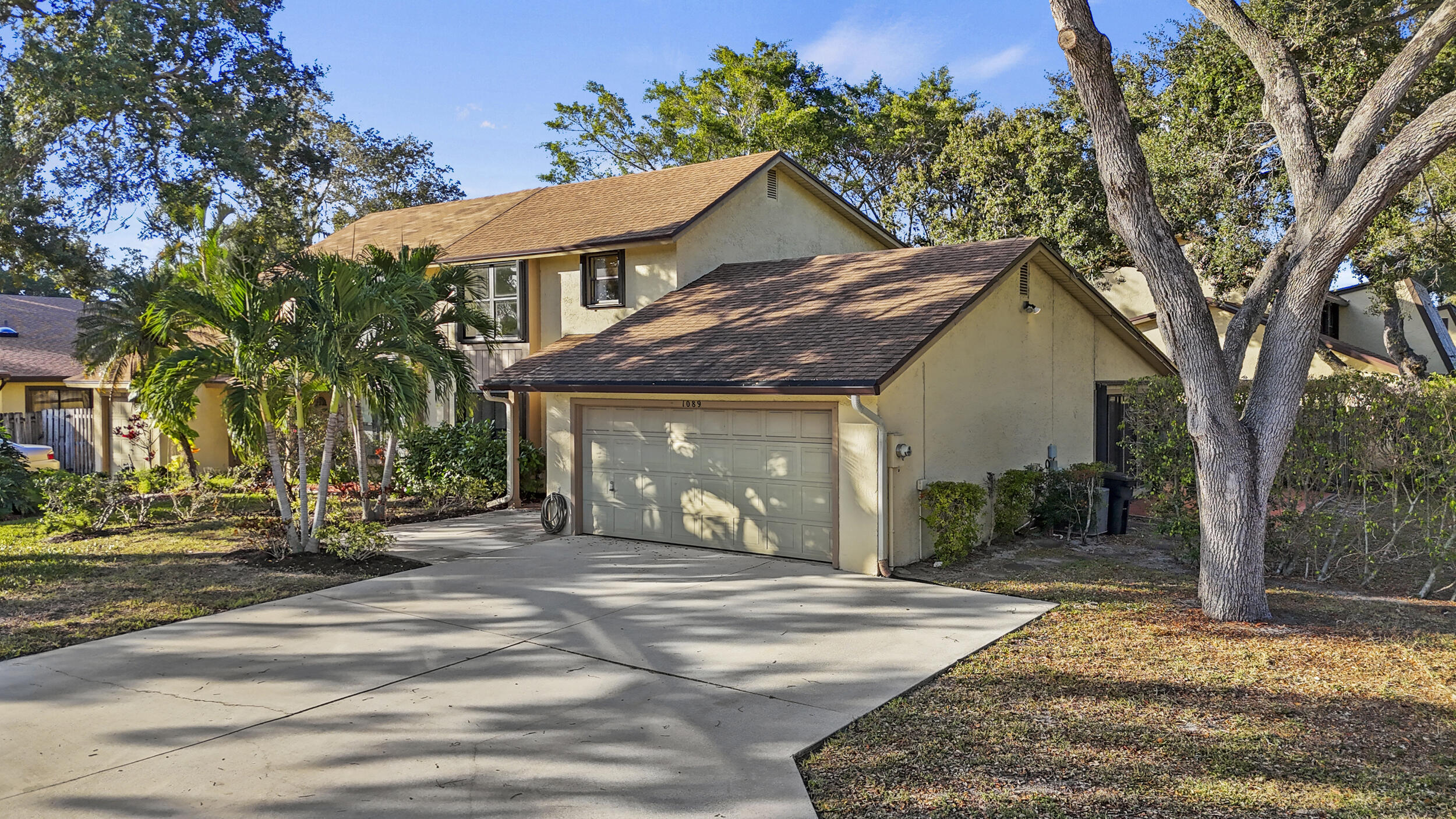 1089 Raintree Drive Palm Beach Gardens, FL 33410 - Photo 2 of 38 1089 Raintree Dr