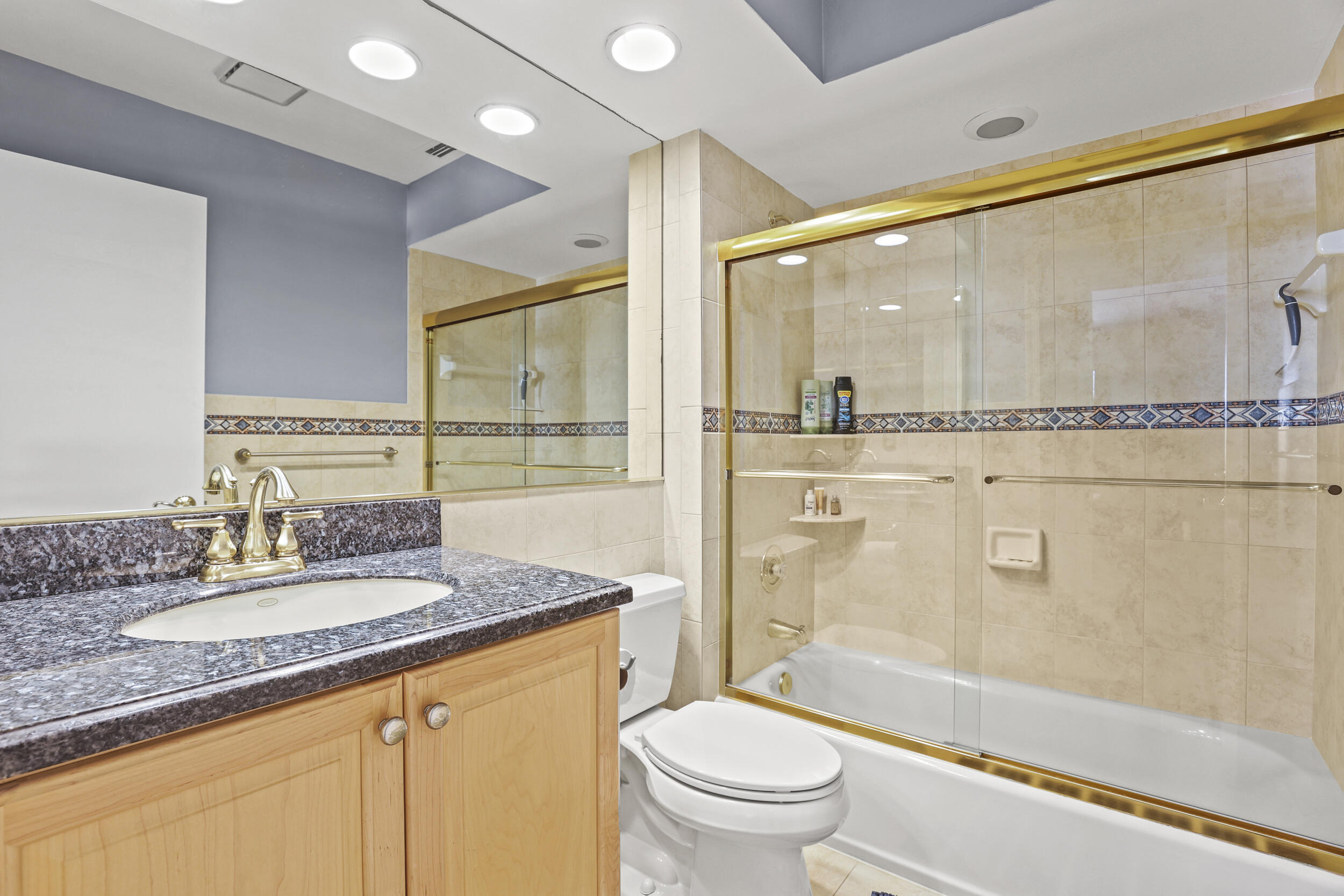1089 Raintree Drive Palm Beach Gardens, FL 33410 - Photo 27 of 38 32_0o1a7904