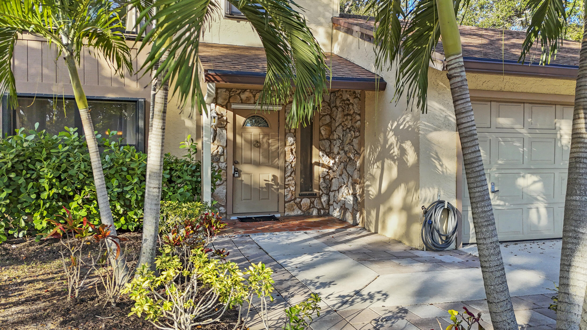 1089 Raintree Drive Palm Beach Gardens, FL 33410 - Photo 3 of 38 1089 Raintree Dr