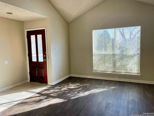 $1,550 | 8600 Wood Wind, San Antonio, TX 78251