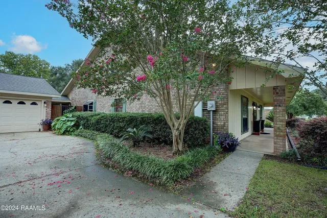 $475,000 | 6320 Ebenezer Road, Crowley, LA 70526