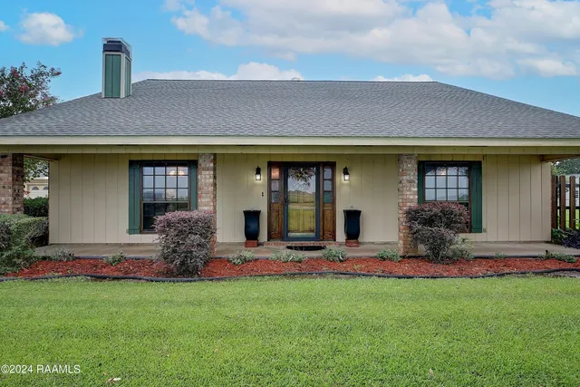 $475,000 | 6320 Ebenezer Road, Crowley, LA 70526