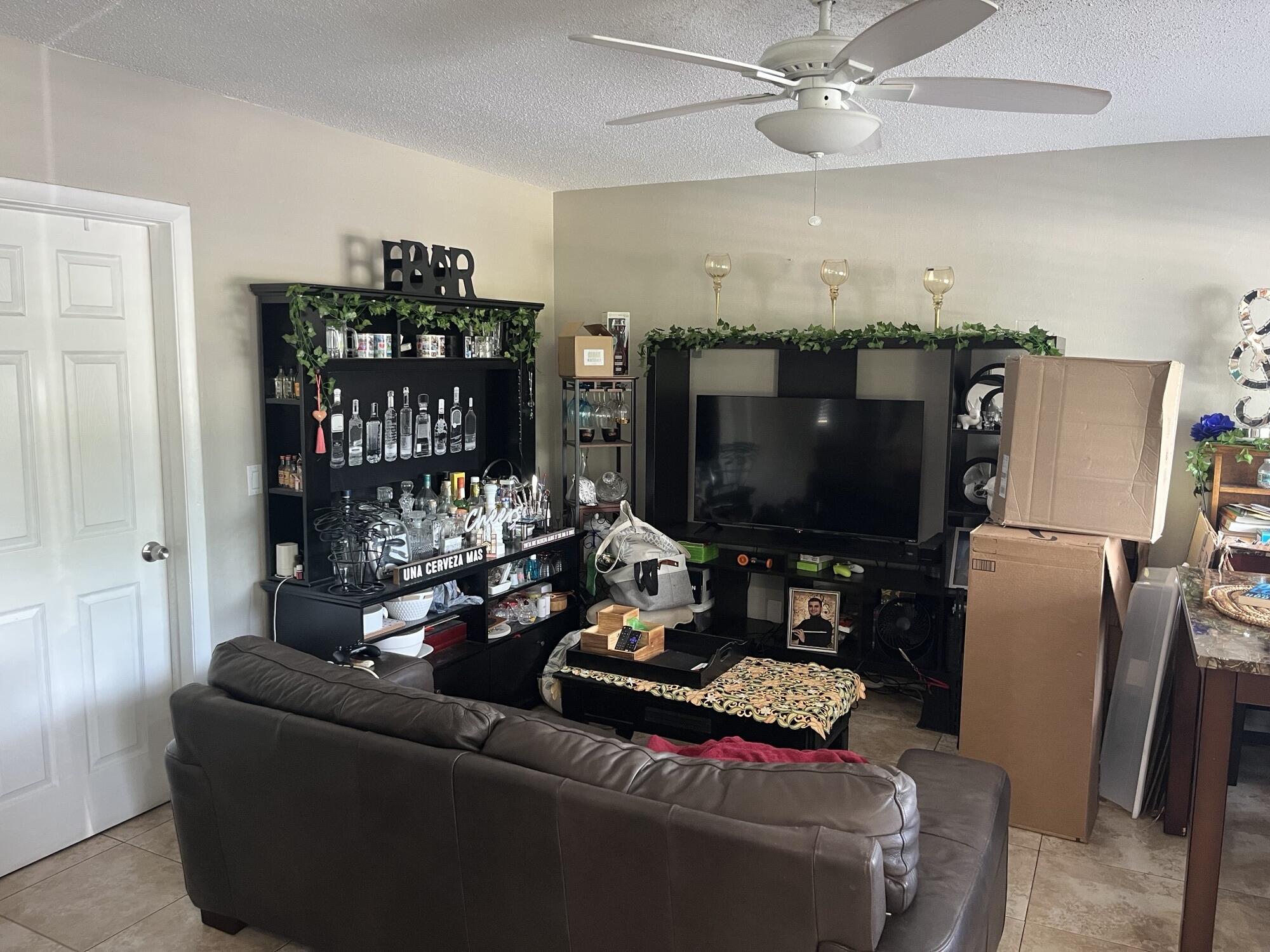 198 Northeast 28th Street Boca Raton, FL 33431 - Photo 3 of 9 198 NE 28th Street