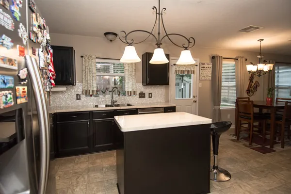 $2,100 | 16933 Scenic Knoll, Conroe, TX 77385
