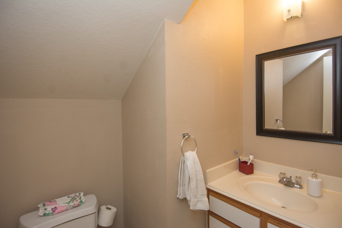 16933 Scenic Knoll Conroe, TX 77385 - Photo 12 of 36