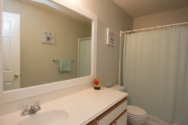 $2,100 | 16933 Scenic Knoll, Conroe, TX 77385