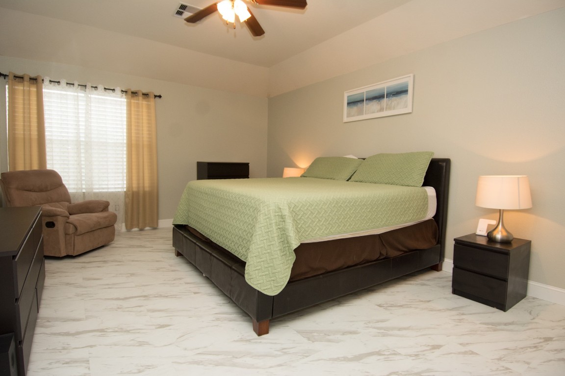 16933 Scenic Knoll Conroe, TX 77385 - Photo 18 of 36