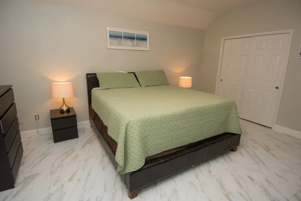 $2,100 | 16933 Scenic Knoll, Conroe, TX 77385