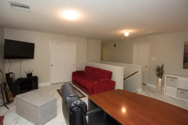 $2,100 | 16933 Scenic Knoll, Conroe, TX 77385
