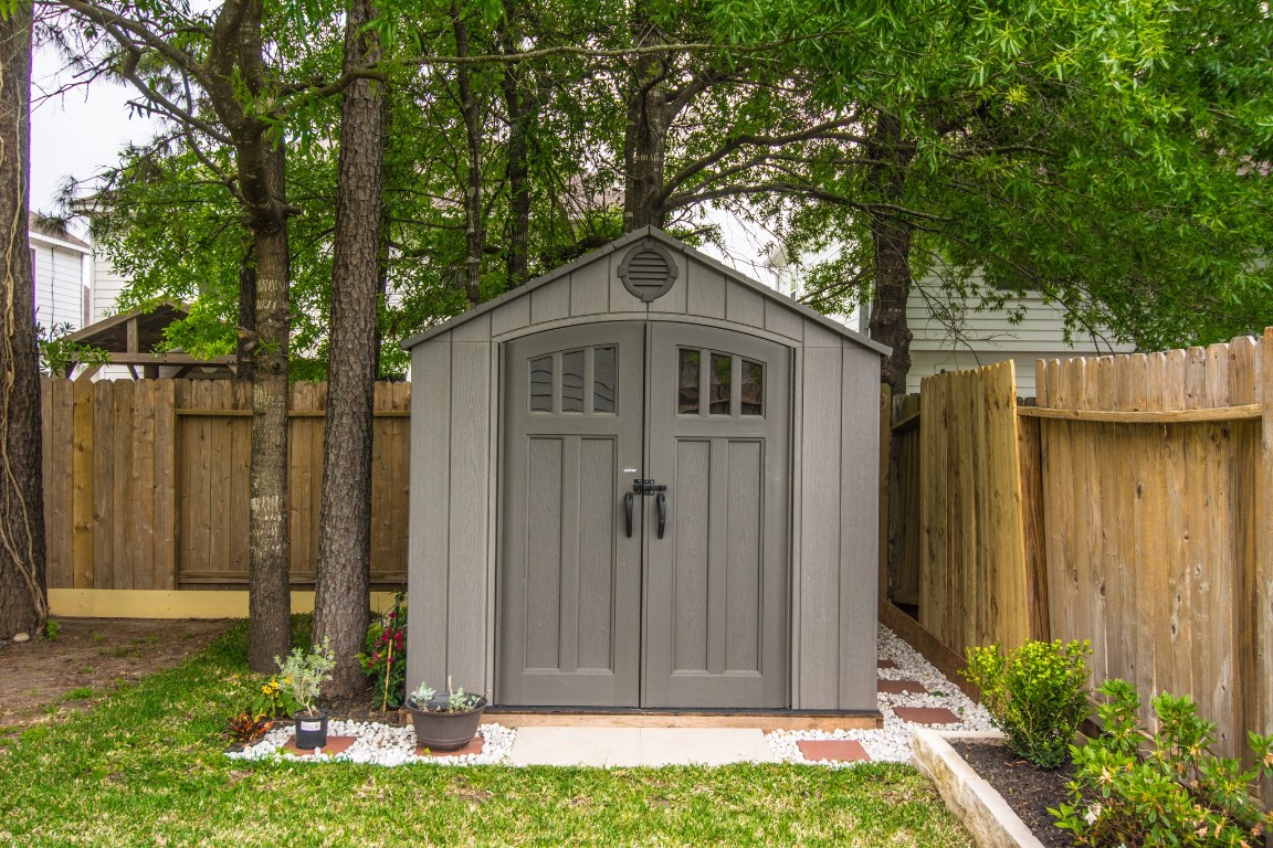 16933 Scenic Knoll Conroe, TX 77385 - Photo 35 of 36