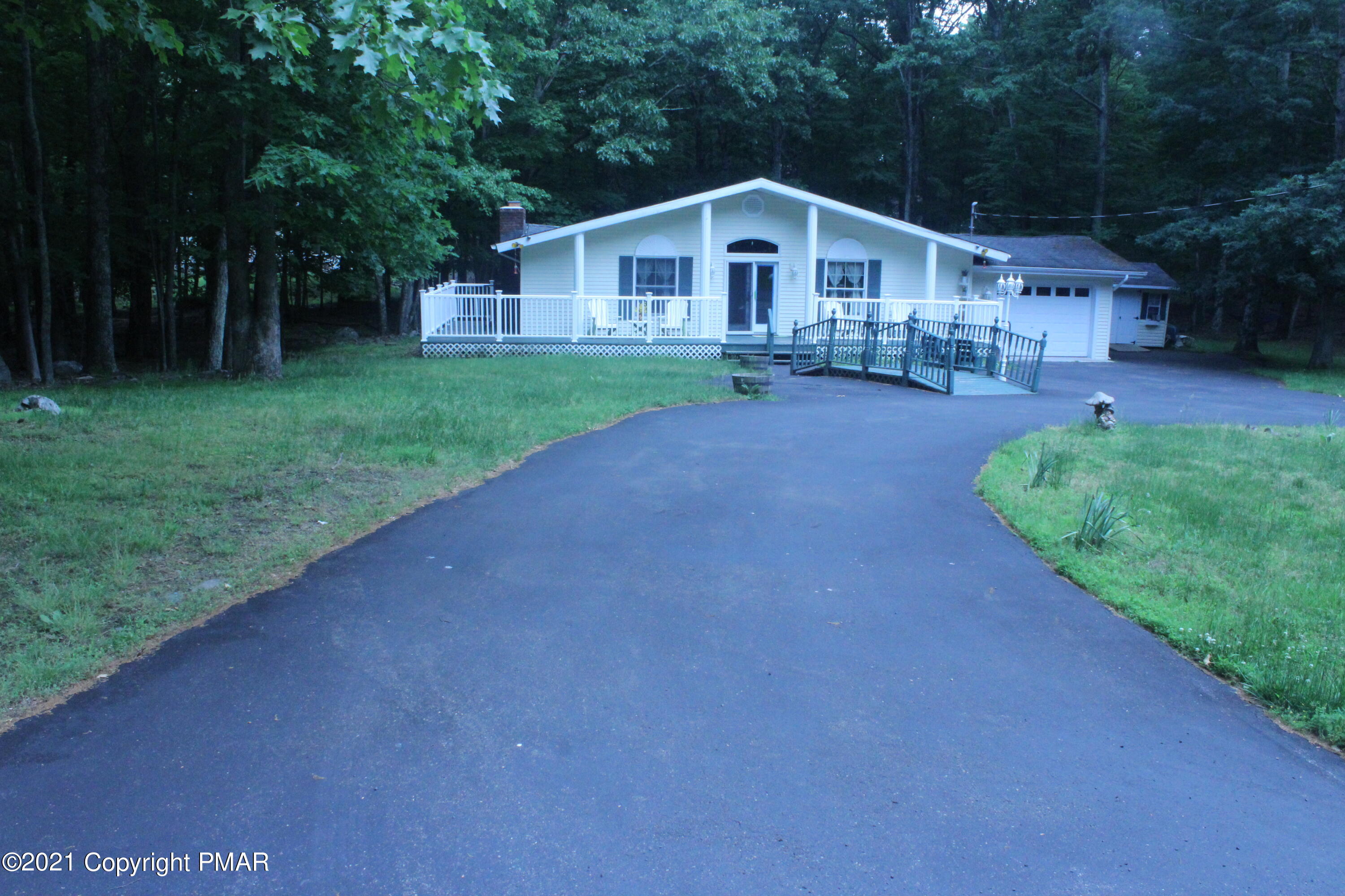 263 Chipmunk Road Bushkill, PA 18324 - Photo 1 of 19 Street View