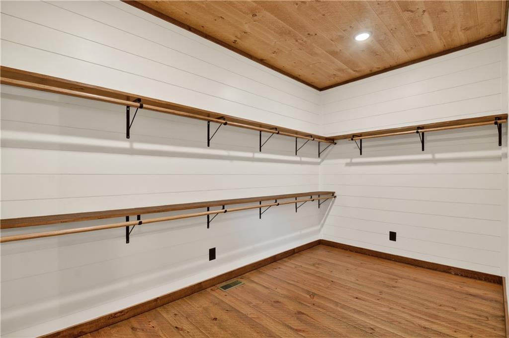 142 Red Oak Trail Ellijay, GA 30540 - Photo 21 of 63 a view of a room with an entryway