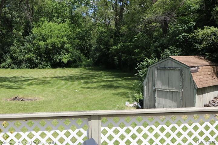 5495 Hearst Road Utica, MI 48317 - Photo 17 of 21 View of back yard