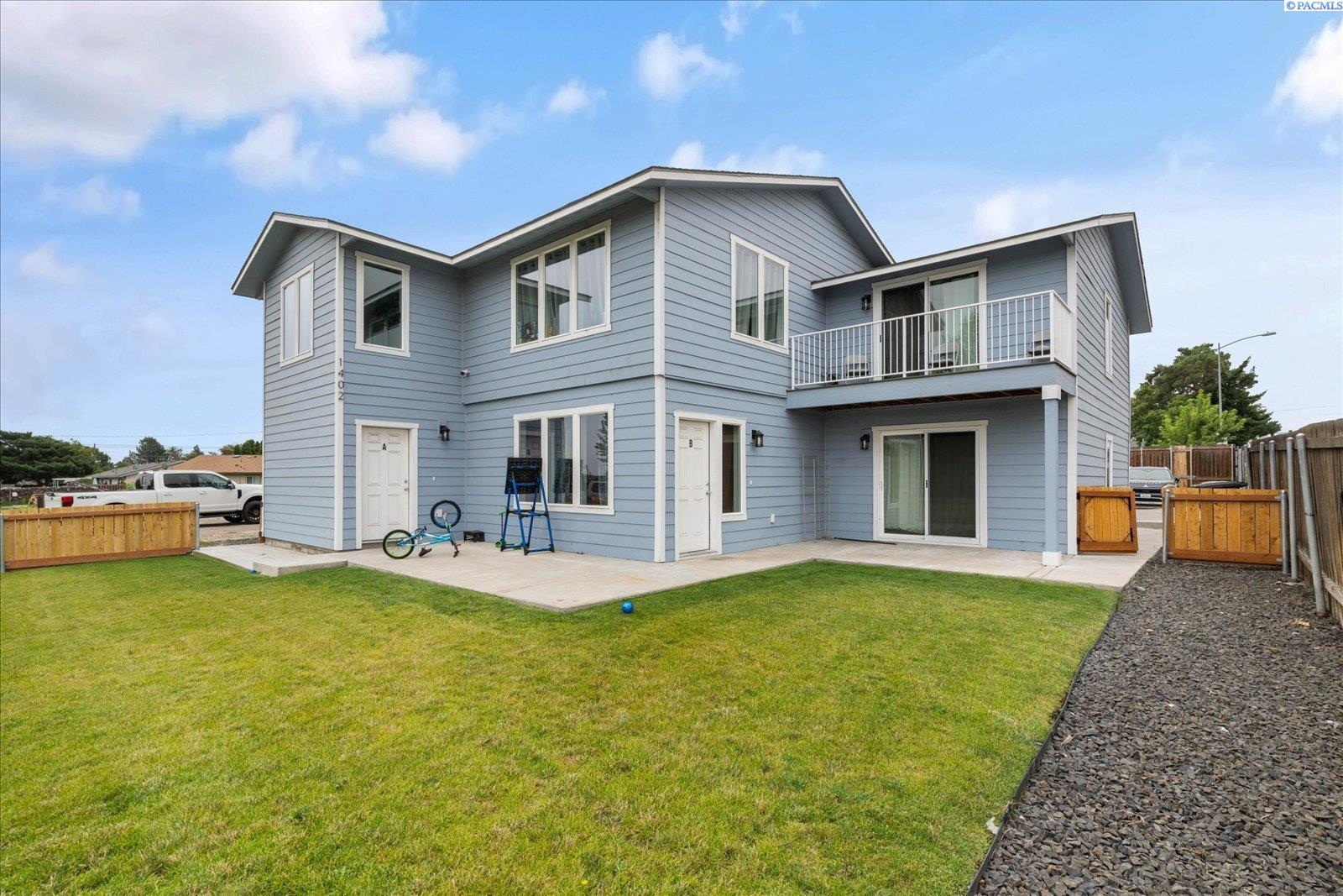 1402 North Edison Street Kennewick, WA 99336 - Photo 1 of 49 Gallery Image 1