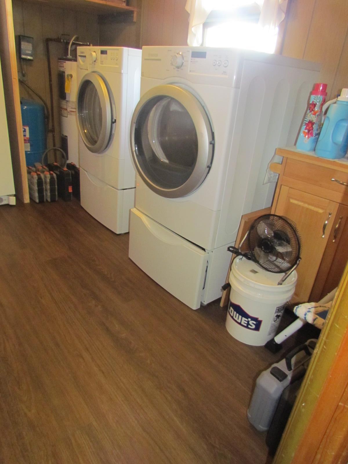 510 Bush Road Manchester, TN 37355 - Photo 15 of 21 a utility room with dryer and washer