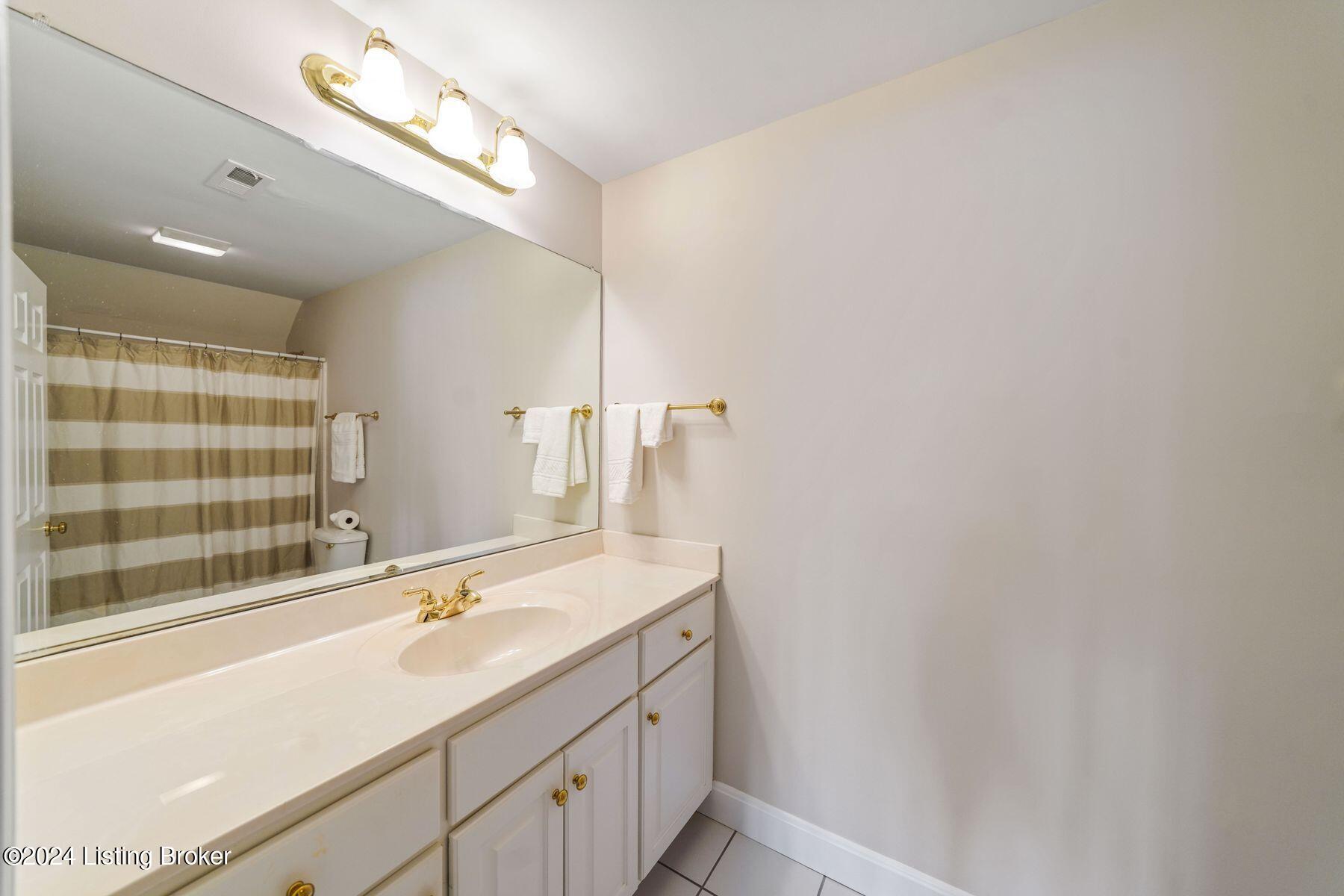 4206 Rivers Edge Court Louisville, KY 40222 - Photo 55 of 101 photo_online_053
