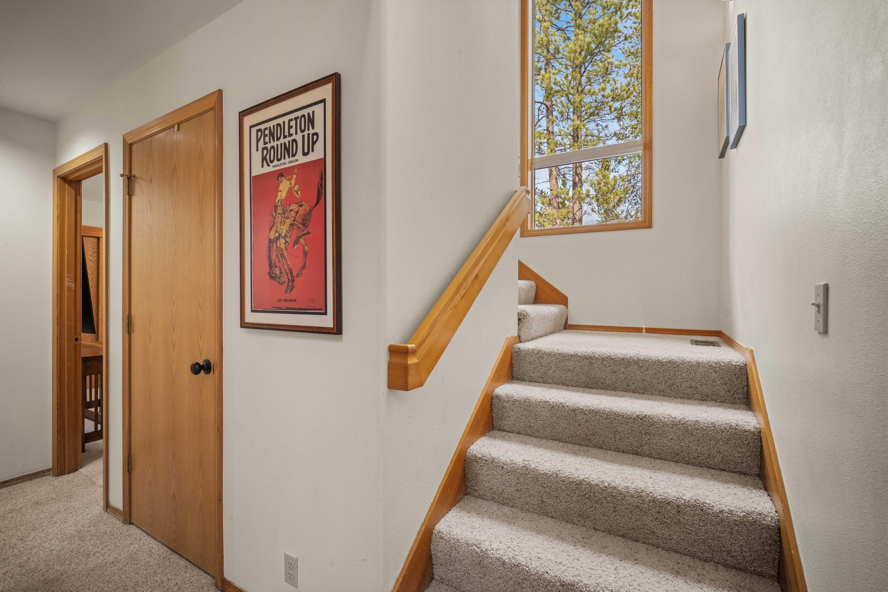 57655 Aspen Lane, Unit 2 Sunriver, OR 97707 - Photo 28 of 47 31 - stairs