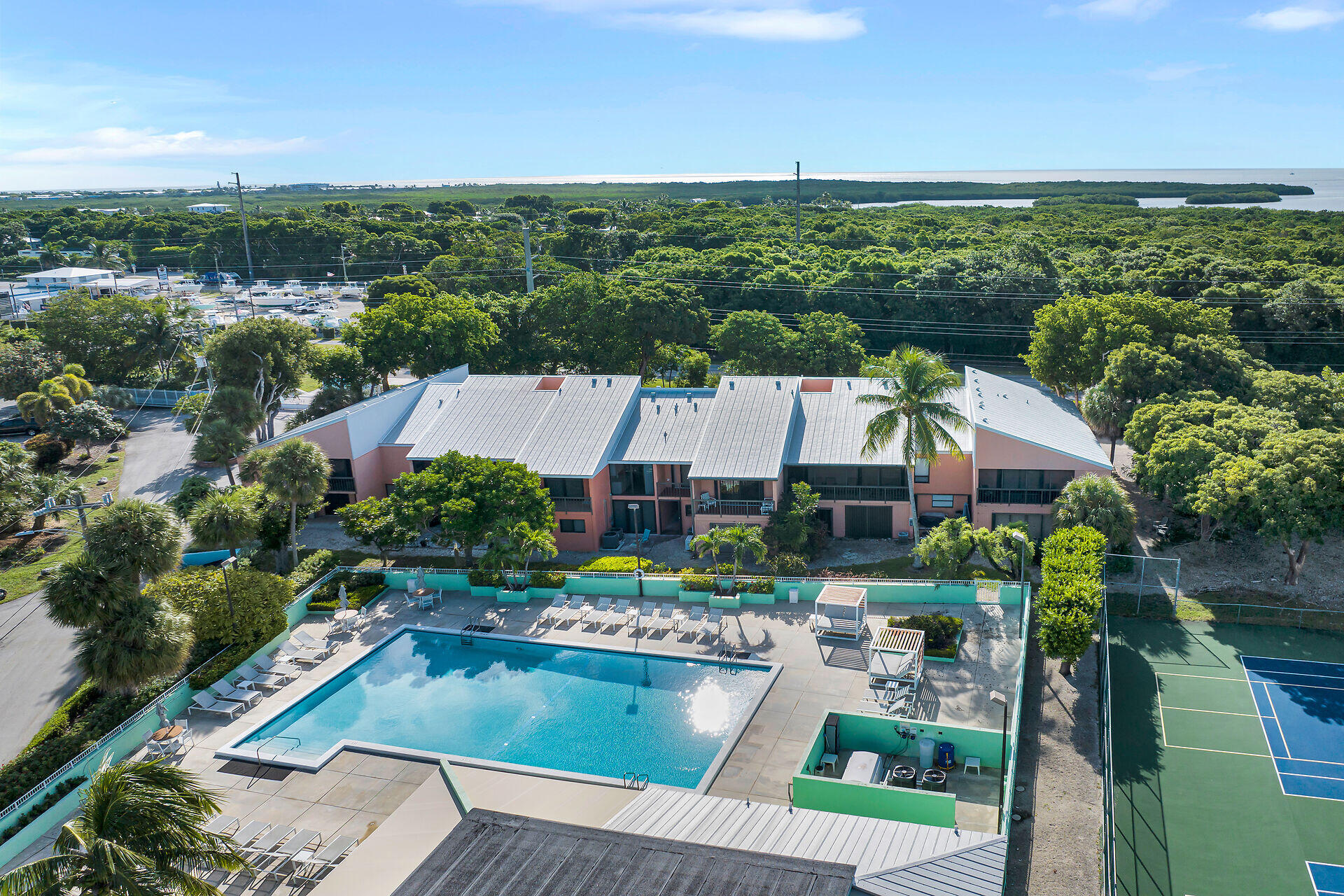 98202 Windward Avenue Key Largo, FL 33037 - Photo 28 of 32 Pool 1
