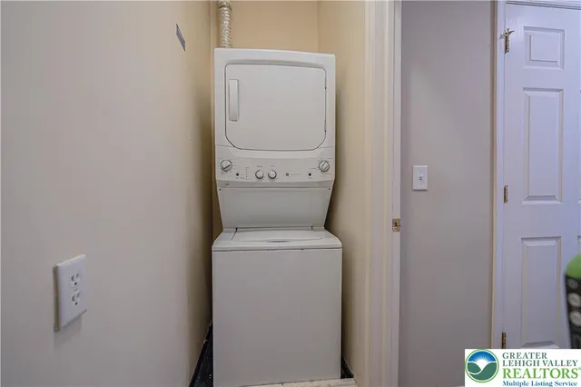 $299,900 | 946 Nittany Court, Allentown, PA 18104