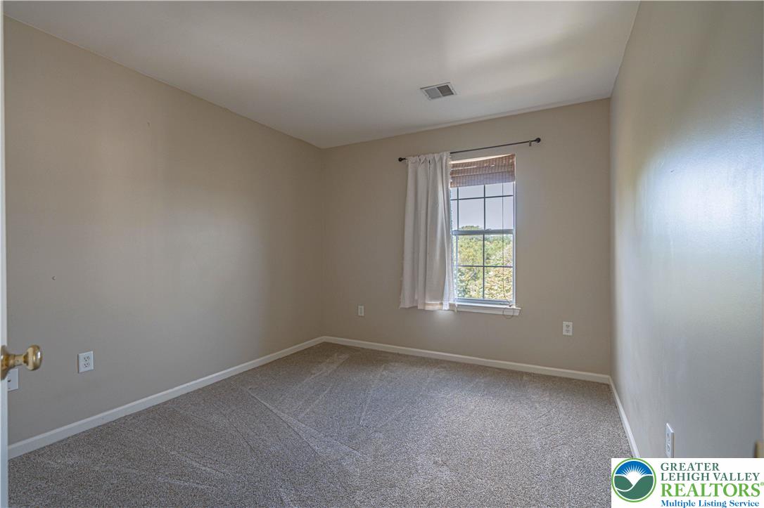 946 Nittany Court Allentown, PA 18104 - Photo 23 of 36