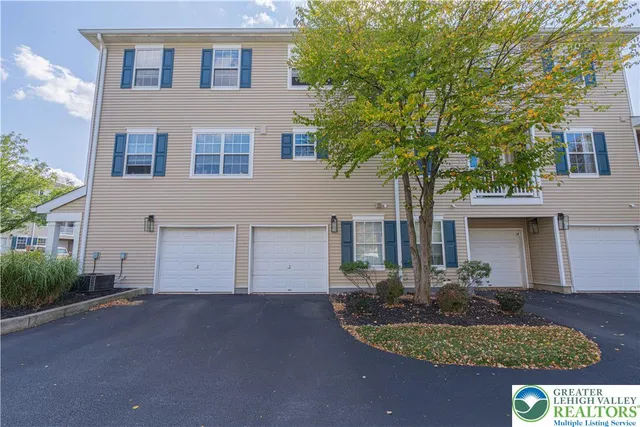 $299,900 | 946 Nittany Court, Allentown, PA 18104