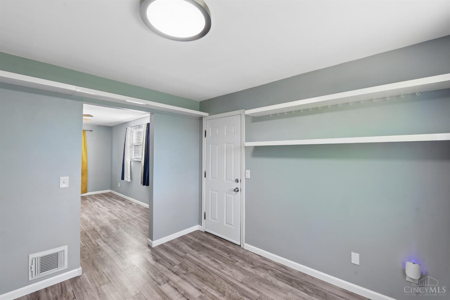 627 Roebling Road Cincinnati, OH 45238 - Photo 11 of 53