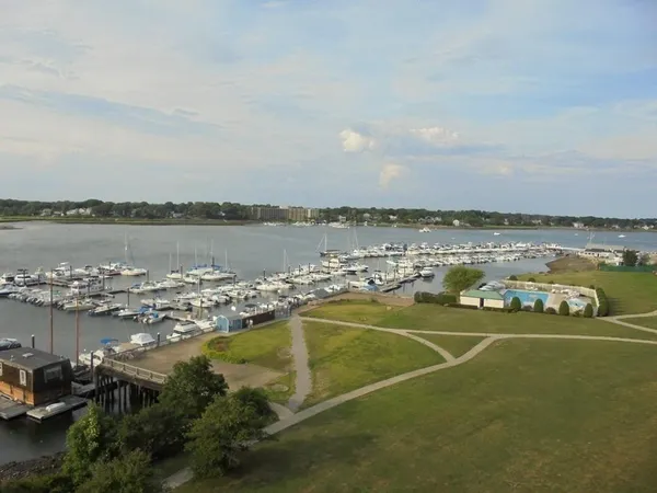 $2,000 | 200 Cove Way, Unit 101, Quincy, MA 02169