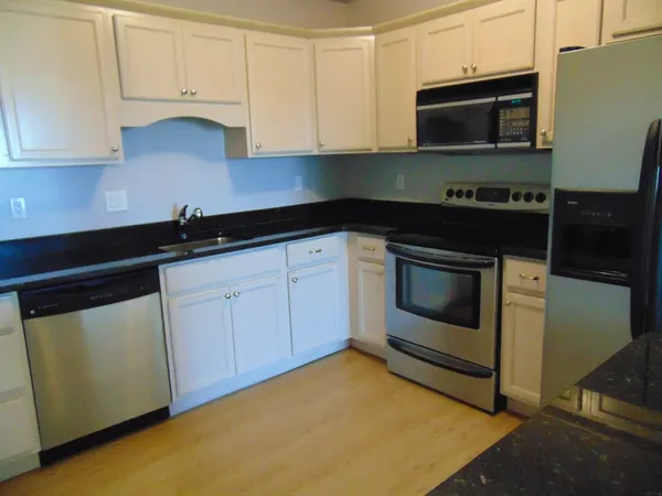 $2,000 | 200 Cove Way, Unit 101, Quincy, MA 02169