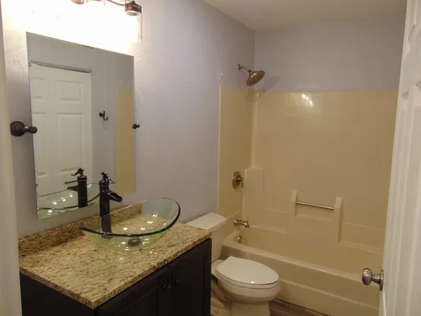 $2,000 | 200 Cove Way, Unit 101, Quincy, MA 02169