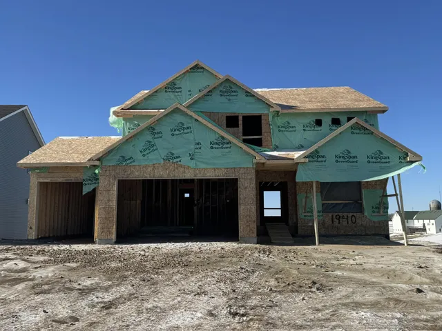 $630,555 | 1942 Tamarack Road, Chaska, MN 55318