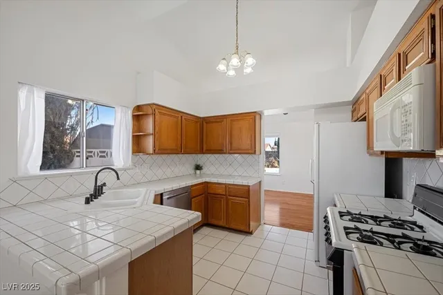 $435,000 | 2840 Sterling Silver Street, Las Vegas, NV 89108