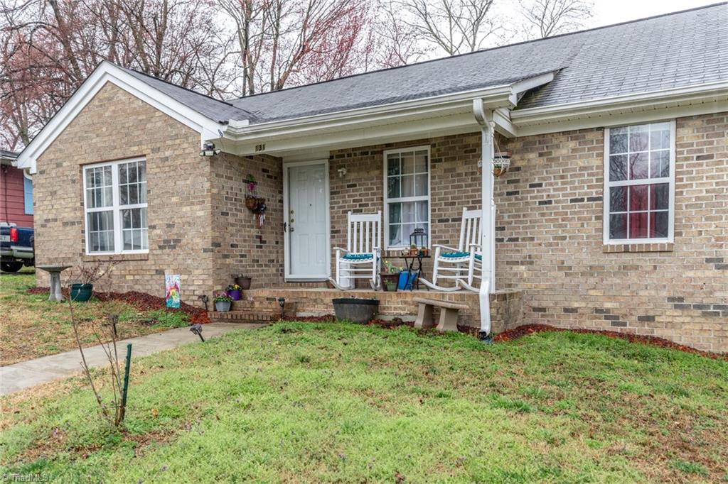 131 Spring Garden Circle High Point, NC 27260 - Photo 2 of 23 Gallery Image 2